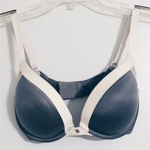 Victoria’s Secret plunge bra